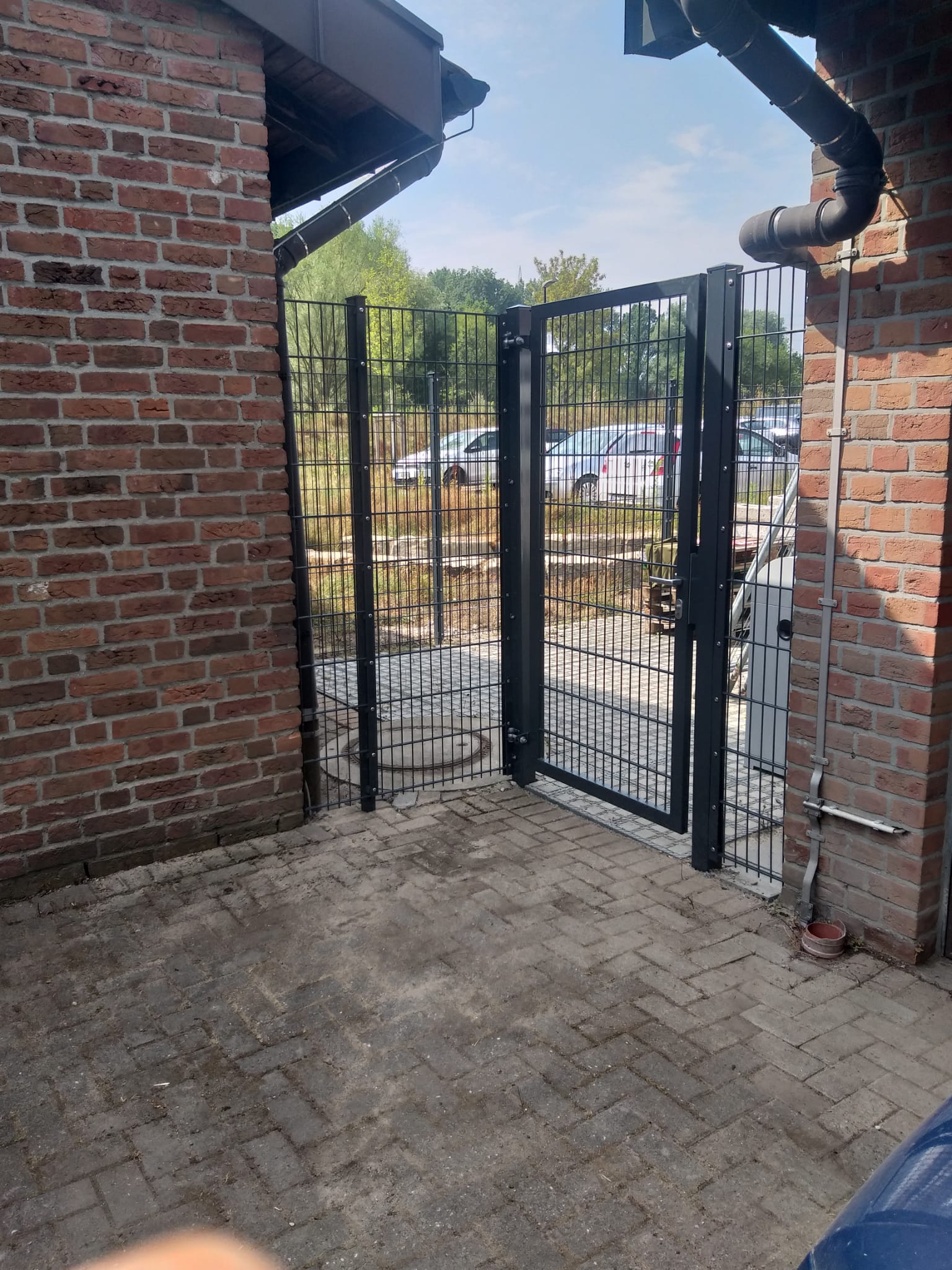 Zaun- und Toranlage in Herten