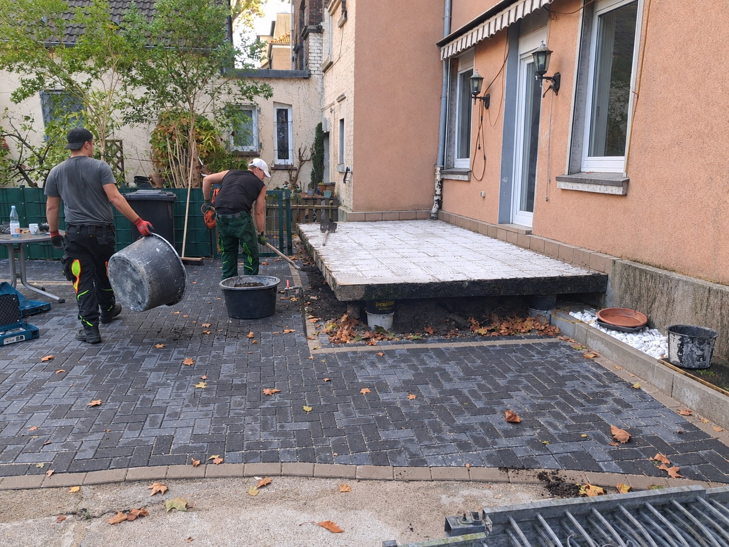 Aus Alt mach Neu – unsere Terrassengestaltung nimmt Form an!
